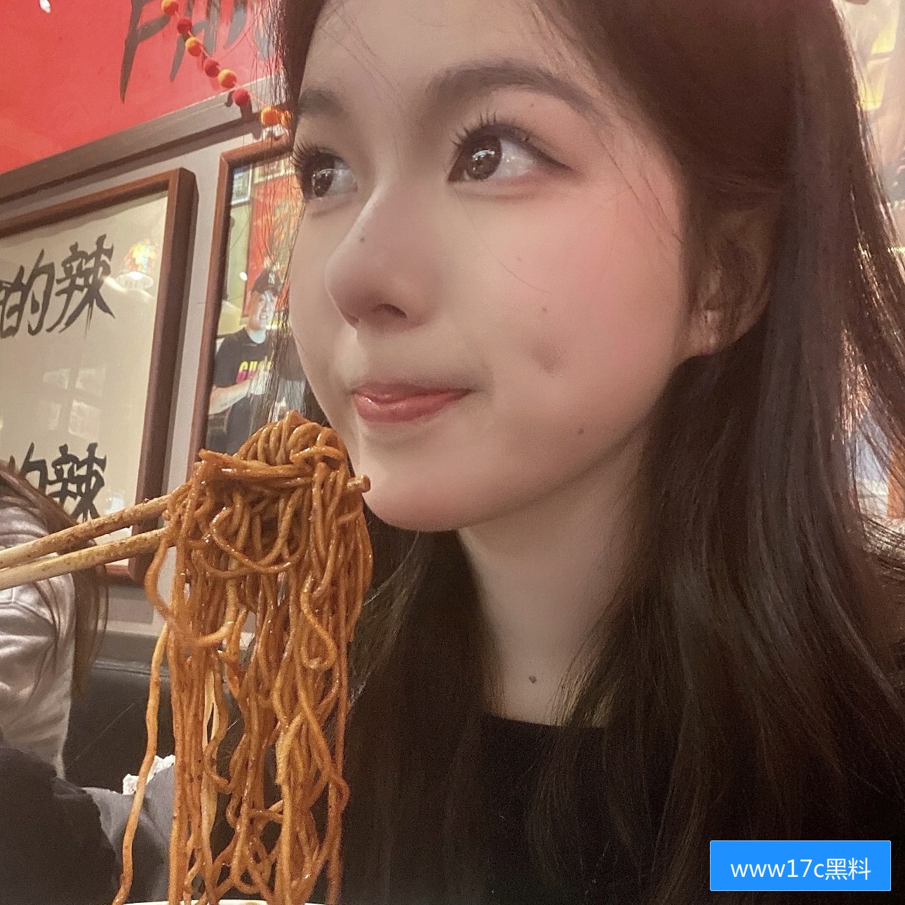 怎么看待www17cc免费在线看的内容是否合法与安全